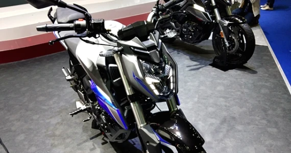 รูปภาพ จีพีเอ็กซ์ GPX Razer 220 ปี 2018