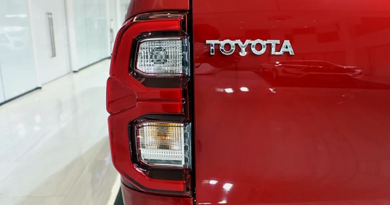 รูปภาพ โตโยต้า Toyota Revo GR Sport 2.8 AT Lo-Floor ปี 2022