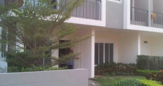 รูปภาพ ณ ราธร สุวินทวงศ์ (Na Rathon Suwinthawongse)