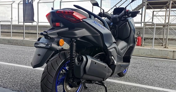 รูปภาพ ยามาฮ่า Yamaha XMAX Connected ปี 2022