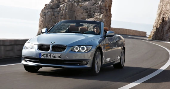 รูปภาพ บีเอ็มดับเบิลยู BMW Series 3 325i Convertible ปี 2010