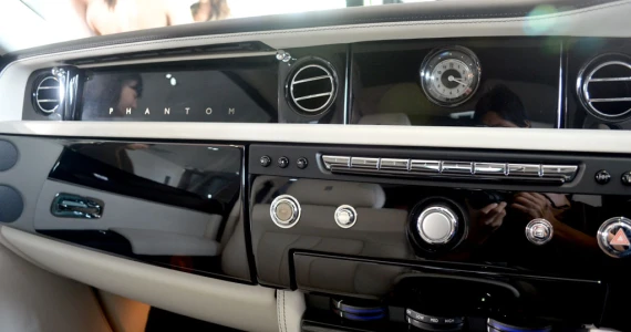 รูปภาพ โรลส์-รอยซ์ Rolls-Royce Phantom Series II Standard ปี 2012