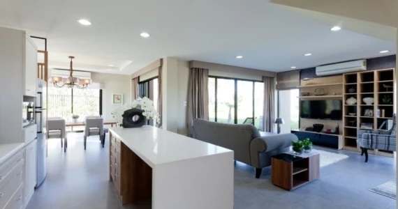 รูปภาพ เพลินจิต คอลลิน่า (Ploenchit Collina)