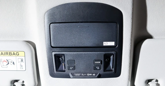 รูปภาพ โตโยต้า Toyota Hilux Travo Double Cab Prerunner 2.8 Premium AT ปี 2025