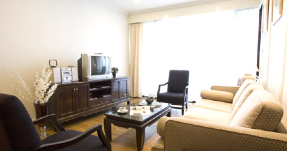 รูปภาพ ริเวอไรน์ เพลส คอนโดมิเนียม (Riverine Place)