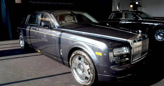 รูปภาพ โรลส์-รอยซ์ Rolls-Royce Phantom Series II LWB ปี 2012