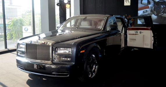 รูปภาพ โรลส์-รอยซ์ Rolls-Royce Phantom Series II LWB ปี 2012