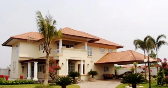 รูปภาพ เมาน์เท่นวิว อินเตอร์เนชั่นแนล บางแสน (Mountainview International Bangsan)