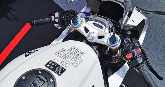 รูปภาพ ไทรอัมพ์ Triumph Speed TRIPLE 1200 RR ปี 2021