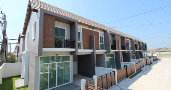 รูปภาพ ไอคอน ทาวน์ อ่างศิลา (Icon Town Ang Sila)