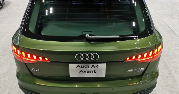 รูปภาพ อาวดี้ Audi A4 Avant 45 TFSI quattro S line Icon Black ปี 2023