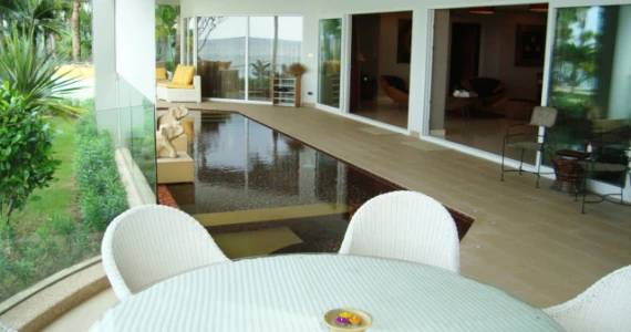 รูปภาพ โอเชียน เอจ (Ocean's Edge)