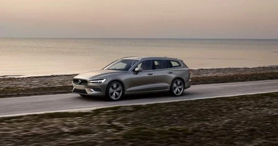 รูปภาพ วอลโว่ Volvo V60 Recharge T8 AWD R-Design Expression ปี 2020