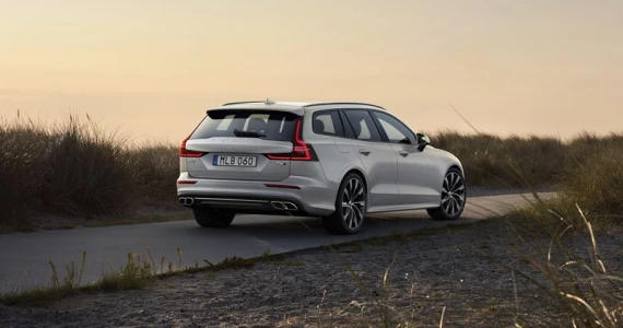 รูปภาพ วอลโว่ Volvo V60 Recharge Plug-in Hybrid R-Design Expression ปี 2022