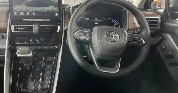 รูปภาพ โตโยต้า Toyota Innova Zenix 2.0 HEV Premium ปี 2023