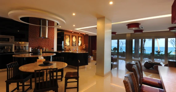 รูปภาพ โอเชียน เอจ (Ocean's Edge)