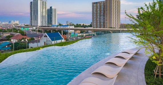 รูปภาพ เอลลิโอ สาทร-วุฒากาศ (Elio Sathorn-Wutthakat)