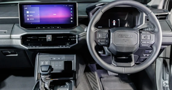 รูปภาพ โตโยต้า Toyota Hilux Travo Double Cab Prerunner 2.8 Overland AT ปี 2025