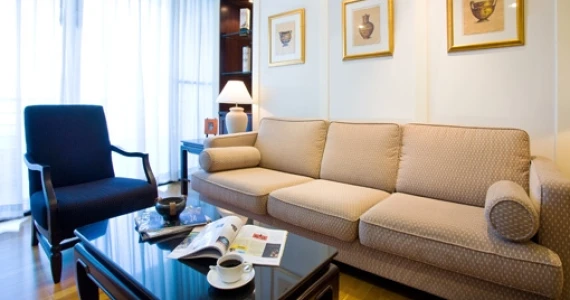 รูปภาพ ริเวอไรน์ เพลส คอนโดมิเนียม (Riverine Place)