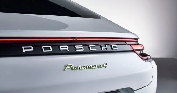 รูปภาพ ปอร์เช่ Porsche Panamera 4 E-Hybrid ปี 2016