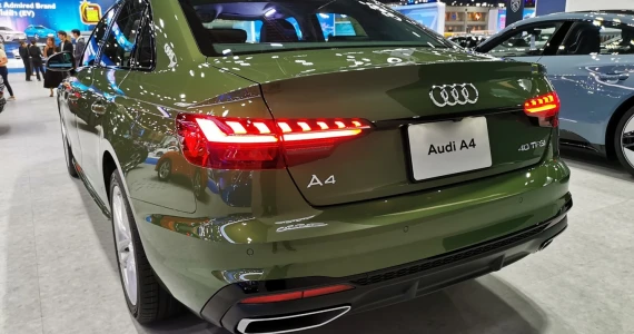 รูปภาพ อาวดี้ Audi A4 40 TFSI S line Icon Black ปี 2023