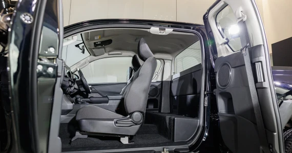 รูปภาพ โตโยต้า Toyota Hilux Travo Smart Cab Prerunner 2.8 Premium MT ปี 2025