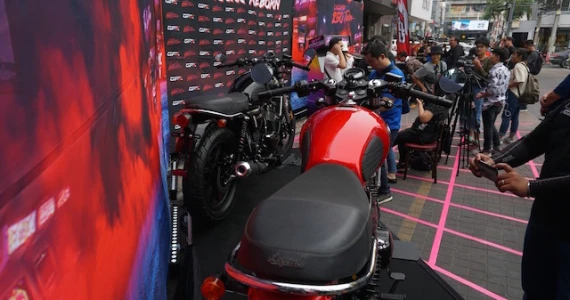 รูปภาพ จีพีเอ็กซ์ GPX Legend 250 TWIN ปี 2019