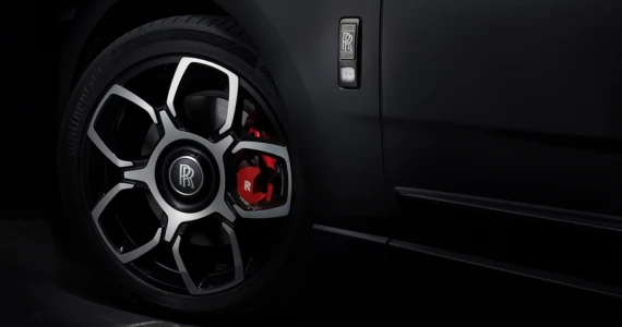 รูปภาพ โรลส์-รอยซ์ Rolls-Royce Cullinan Black Badge ปี 2020