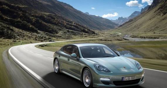 รูปภาพ ปอร์เช่ Porsche Panamera V6 Diesel ปี 2011