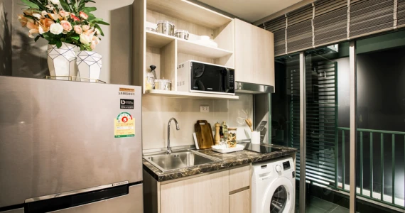 รูปภาพ เอลลิโอ สาทร-วุฒากาศ (Elio Sathorn-Wutthakat)