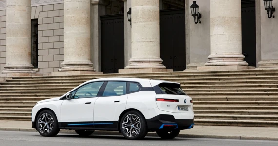 รูปภาพ บีเอ็มดับเบิลยู BMW i X xDrive50 Sport ปี 2022