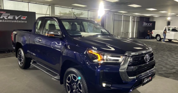 รูปภาพ โตโยต้า Toyota Revo Smart Cab Prerunner 2.4 Mid 60th Anniversary ปี 2022