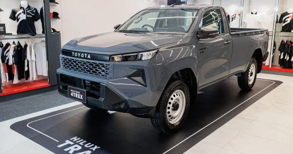 รูปภาพ โตโยต้า Toyota Hilux Travo Standard Cab 4TREX 2.8 MT ปี 2025