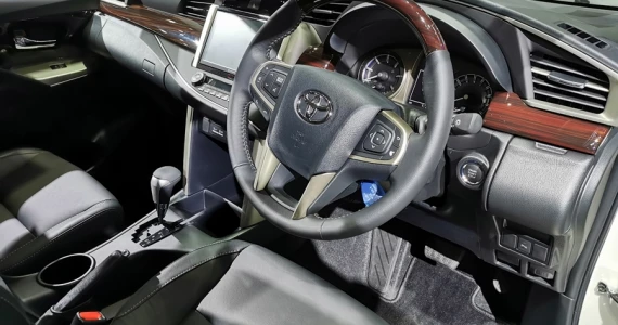 รูปภาพ โตโยต้า Toyota Innova 2.8 Crysta Premium ปี 2020