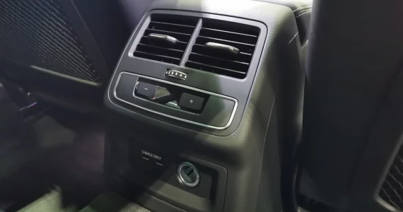 รูปภาพ อาวดี้ Audi A4 Avant 45 TFSI quattro S line Icon Black ปี 2023