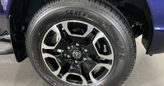 รูปภาพ โตโยต้า Toyota Revo Smart Cab 4x4 2.8 High 60th Anniversary ปี 2022