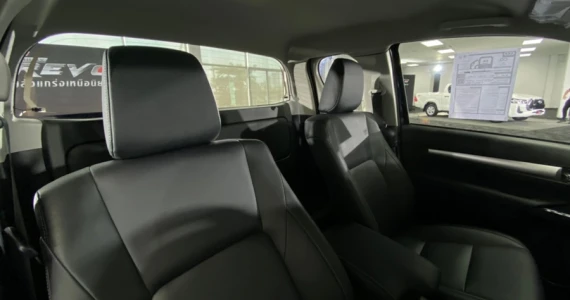 รูปภาพ โตโยต้า Toyota Revo Smart Cab 4x4 2.8 High 60th Anniversary ปี 2022