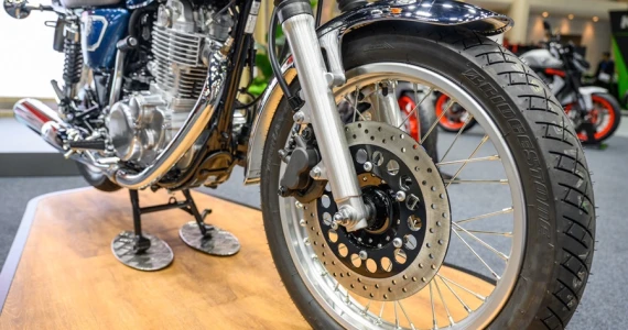 รูปภาพ ยามาฮ่า Yamaha SR400 (Standard) ปี 2020