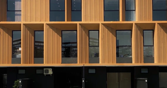 รูปภาพ พลูม วัชรพล-เอกมัย (Plume Watcharaphon-Ekkamai)