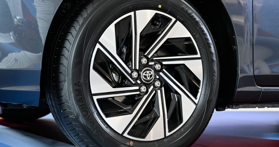 รูปภาพ โตโยต้า Toyota Yaris ATIV HEV Premium ปี 2025