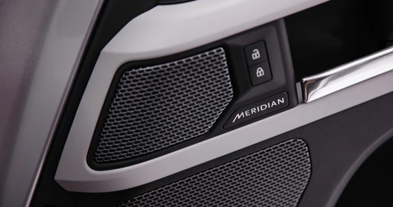 รูปภาพ แลนด์โรเวอร์ Land Rover Defender 110 Petrol 3.0 SE Ingenium MHEV ปี 2020