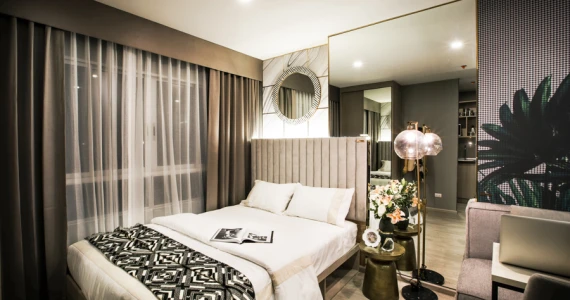 รูปภาพ เอลลิโอ สาทร-วุฒากาศ (Elio Sathorn-Wutthakat)