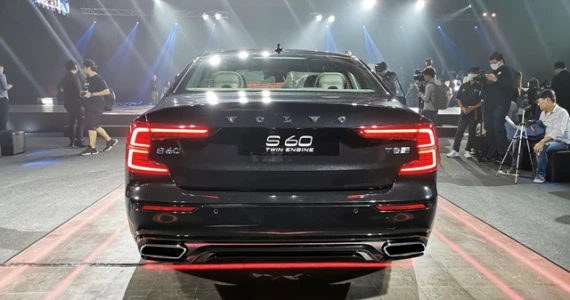 รูปภาพ วอลโว่ Volvo S60 Recharge Plug-in Hybrid R-Design ปี 2022
