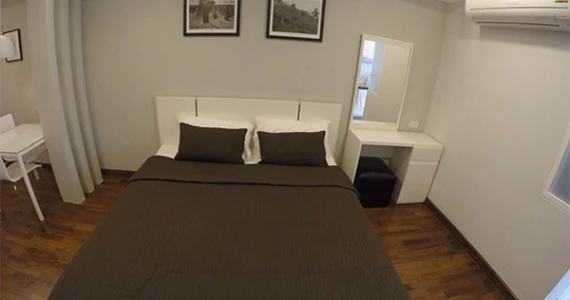 รูปภาพ ฟลอเรส สาทร เรสซิเด้นซ์ (Flawless Sathorn Residence Condo)