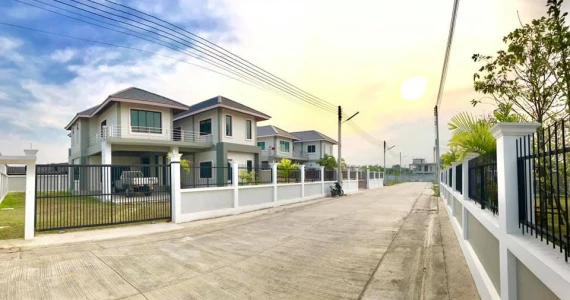 รูปภาพ บ้านเพ แลนด์ แอนด์ เฮ้าส์ (Ban Phe Land and Houses)