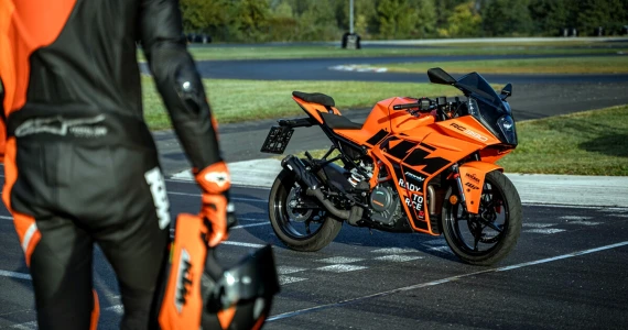 รูปภาพ เคทีเอ็ม KTM RC 390 ปี 2022