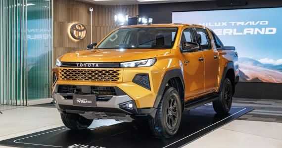 รูปภาพ โตโยต้า Toyota Hilux Travo Double Cab 4TREX 2.8 Overland Plus AT ปี 2025