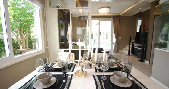 รูปภาพ กัสโต้ สาทร-ตากสิน (Gusto Sathorn Taksin)