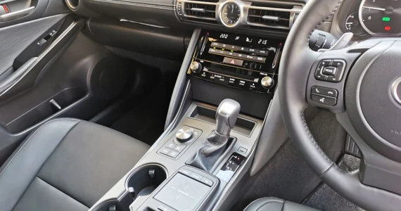 รูปภาพ เลกซัส Lexus IS 300h Luxury MY2020 ปี 2020