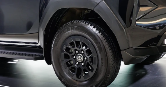 รูปภาพ โตโยต้า Toyota Hilux Travo Smart Cab Prerunner 2.8 Smart AT ปี 2025